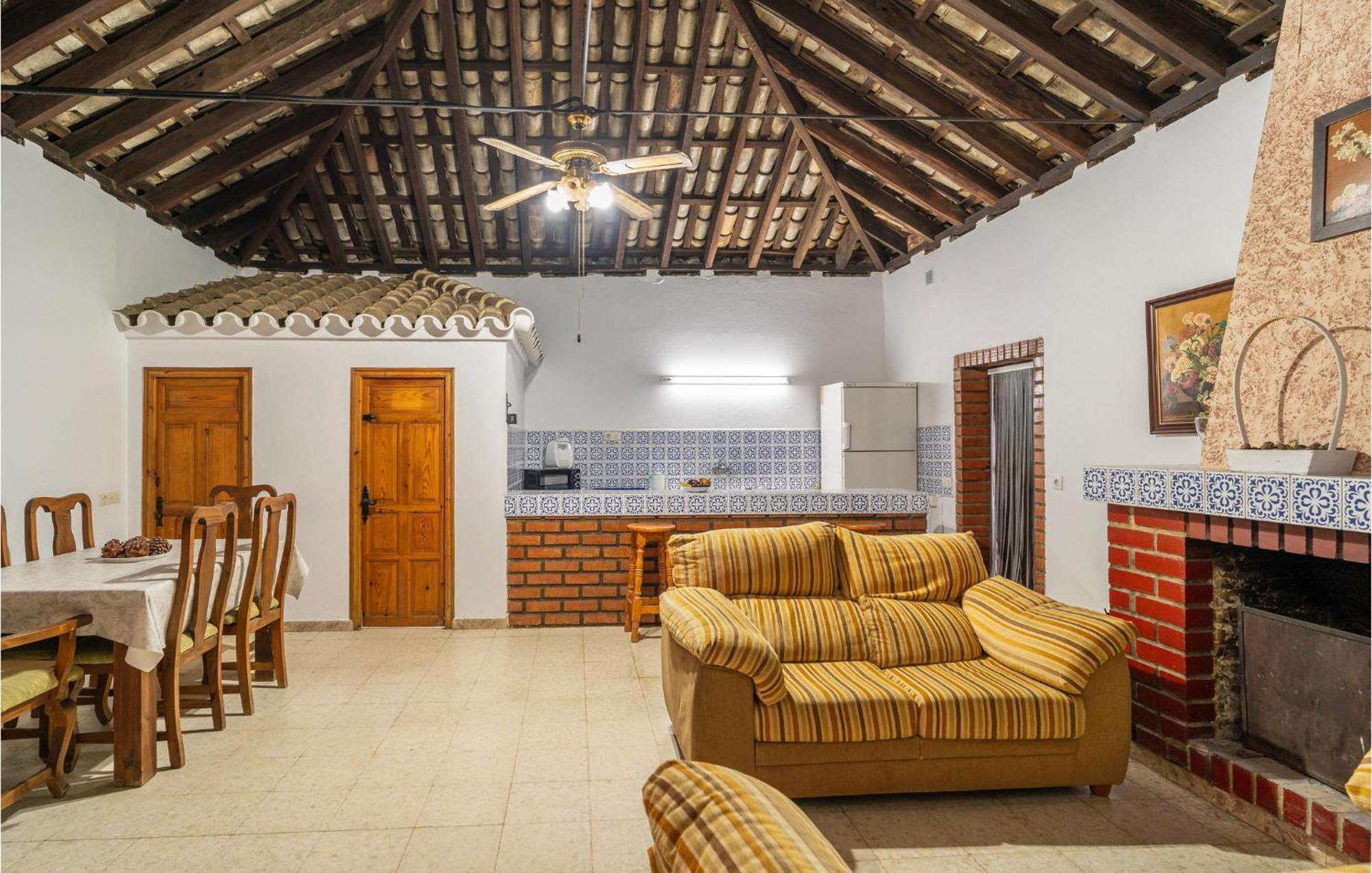 Beautiful Home In Algar With Indoor Swimming Pool エクステリア 写真